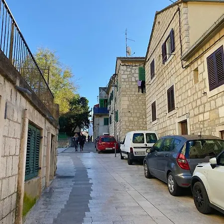 Orchard On Rokova St - 5 Min Walk To The Old Town Of Appartamento