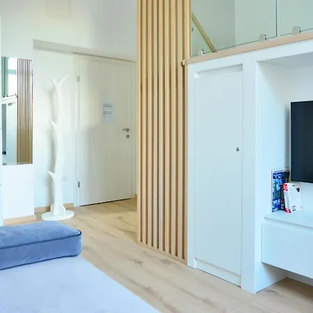 Orchard On Rokova St - 5 Min Walk To The Old Town Of *