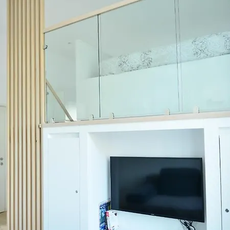 Orchard On Rokova St - 5 Min Walk To The Old Town Of