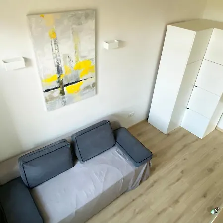 Orchard On Rokova St - 5 Min Walk To The Old Town Of