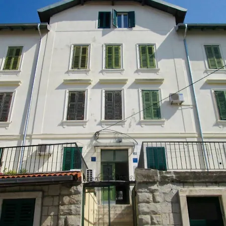 Daire Orchard On Rokova St - 5 Min Walk To The Old Town Of