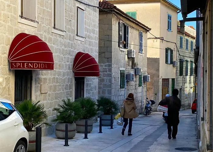 Orchard On Rokova St - 5 Min Walk To The Old Town Of