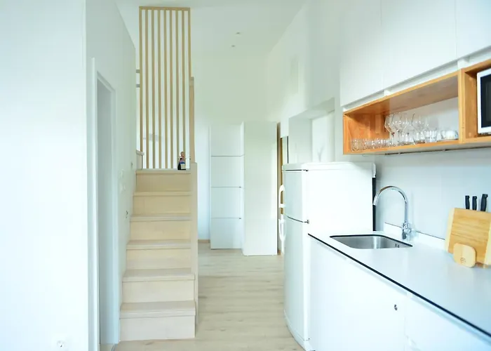 Orchard On Rokova St - 5 Min Walk To The Old Town Of